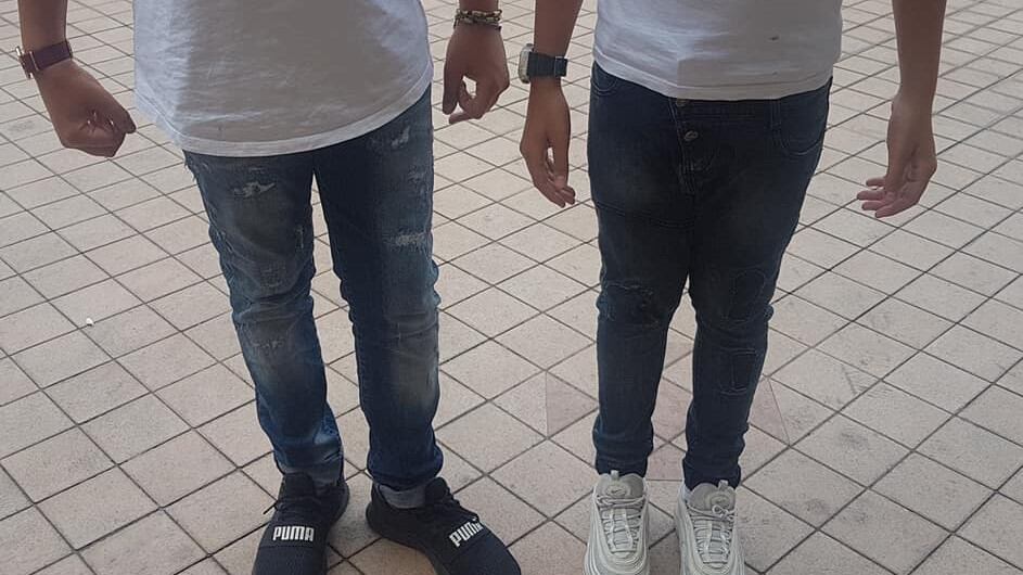 Dopo le treccine i jeans strappati: la preside di Scampia punisce altri due alunni