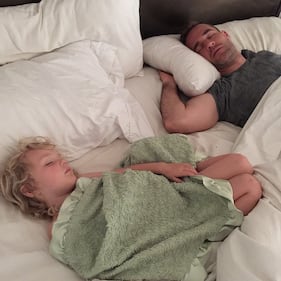 James e Kimberly Van Der Beek: foto di famiglia in attesa del quarto figlio 16