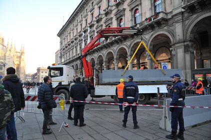 A Milano arrivano le barriere anti-tir 4