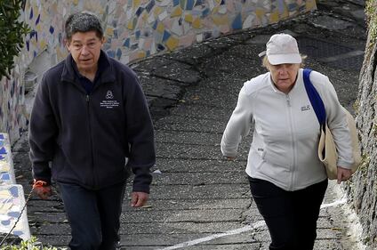 La Merkel a Ischia tra pilates e verdurine 8