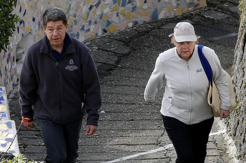 La Merkel a Ischia tra pilates e verdurine 8