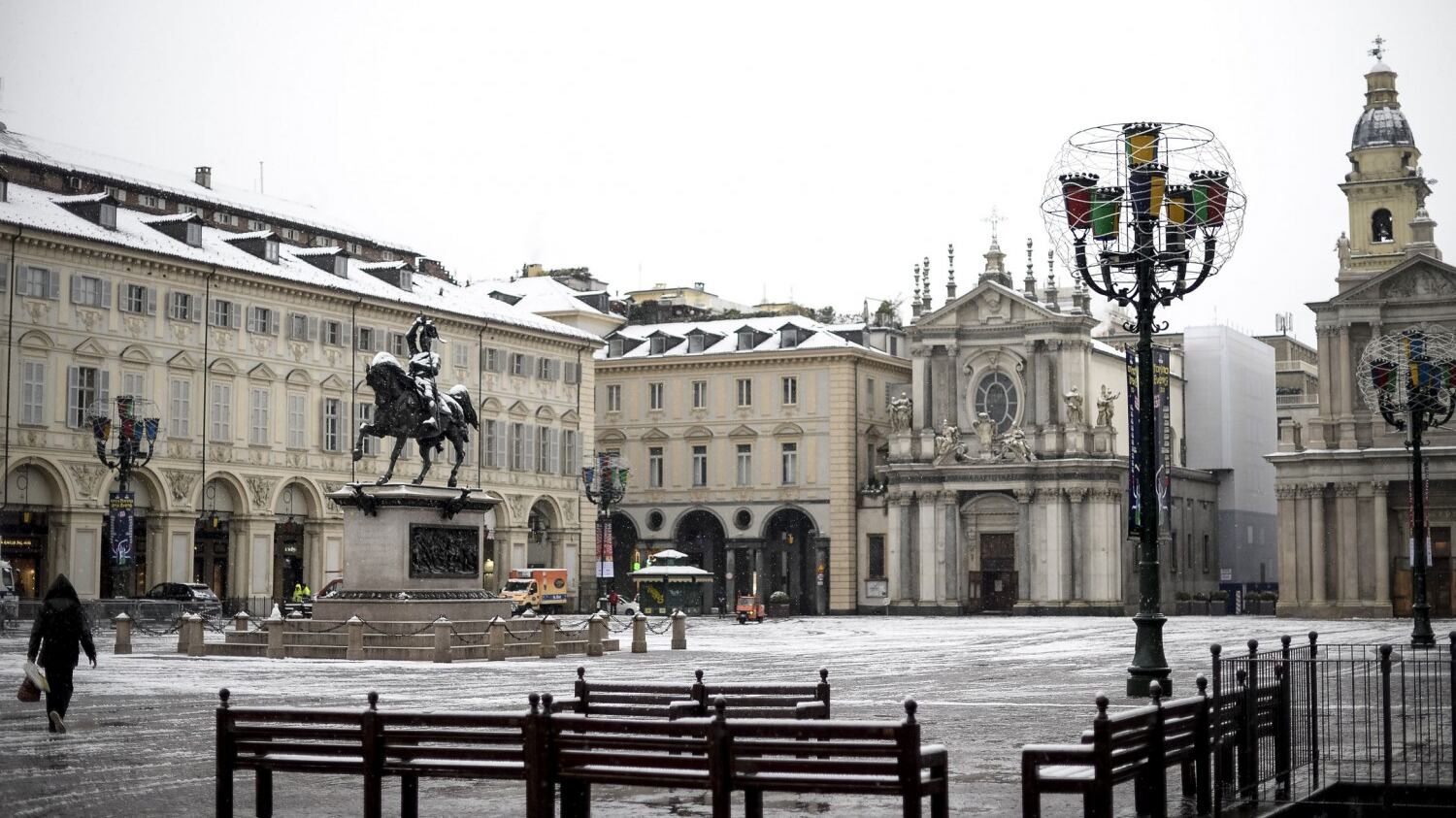 Maltempo, allerta al Sud. Prima neve a Torino