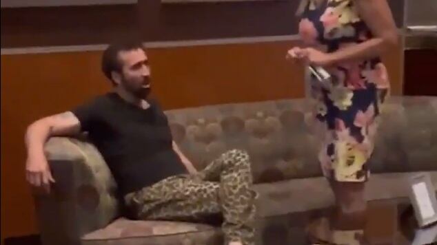 Sbronzo e scalzo: Nicolas Cage buttato fuori da un locale a Las Vegas