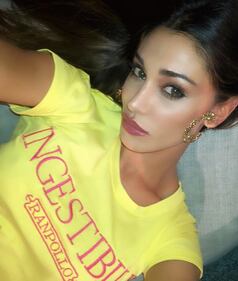 Belen Rodriguez sfila per il Mondiali di Calcio Russia 2018 13