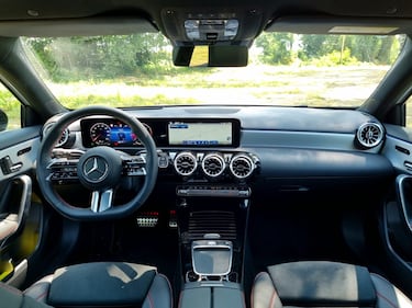 Mercedes Classe A 180d: guarda la gallery della berlina premium 20