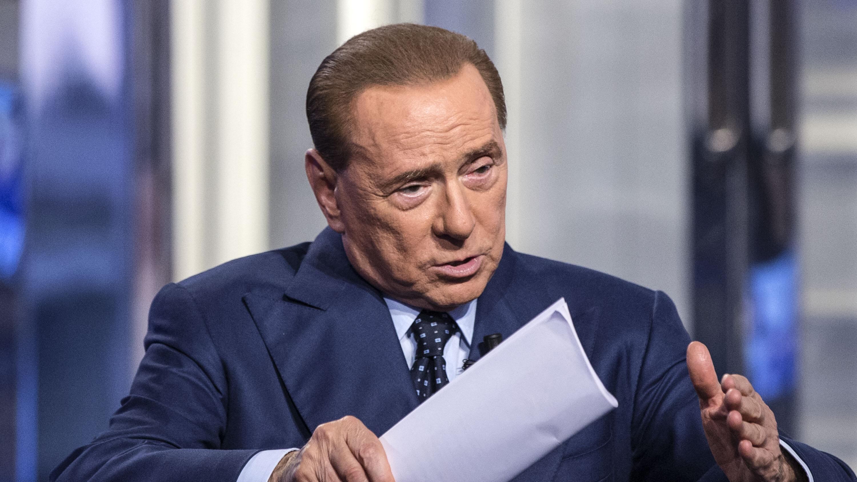 Berlusconi: "No alla fiducia. Serve un centrodestra unito"