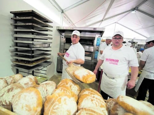 Il "pane in piazza": le nozze con l'olio