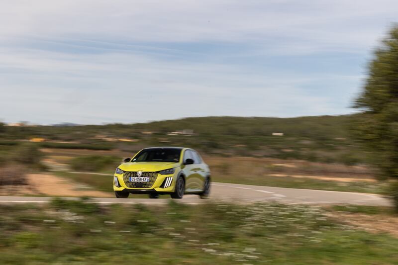 Peugeot e-208, guarda la gallery 9