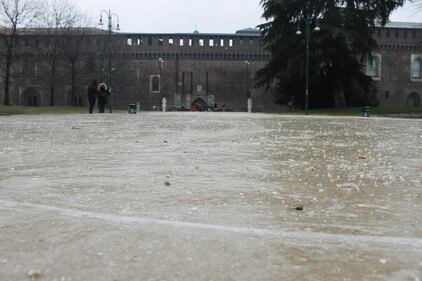 Milano, la città si sveglia ghiacciata 1