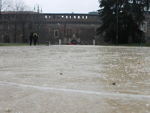 Milano, la città si sveglia ghiacciata