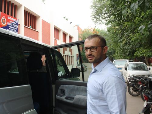 Marò, l'Italia scrive a l'Aja: "Fate rientrare Girone"