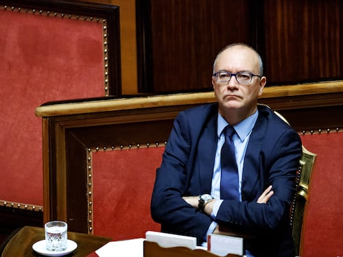 Valditara zittisce la Schlein anche sulla fake-news sugli stipendi agli insegnanti