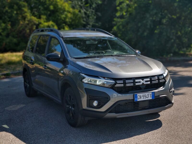 Dacia Jogger Hybrid 140: la gallery del suv 7 posti ibrido super spazioso 4