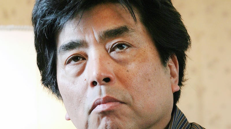 Addio a Ryu Murakami: l’autore di “Blu quasi trasparente” scompare a 74 anni