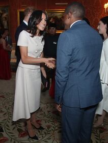 Meghan Markle elegante tra i futuri leader 1