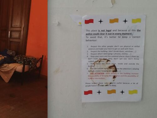 Biella, il decalogo per migranti abusivi: "Ecco come evitare lo sgombero"