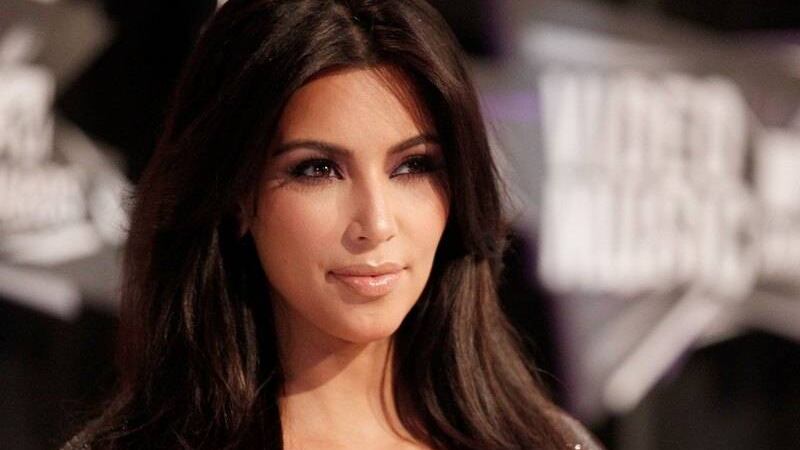 Il topless di Kim Kardashian manda in tilt il web