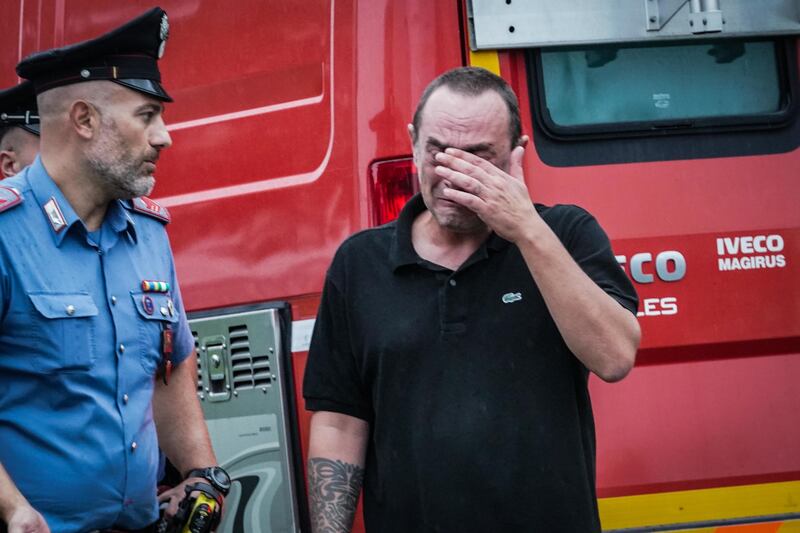 Si schianta aereo delle Frecce Tricolori nel Torinese, morta una bimba. Le immagini 1