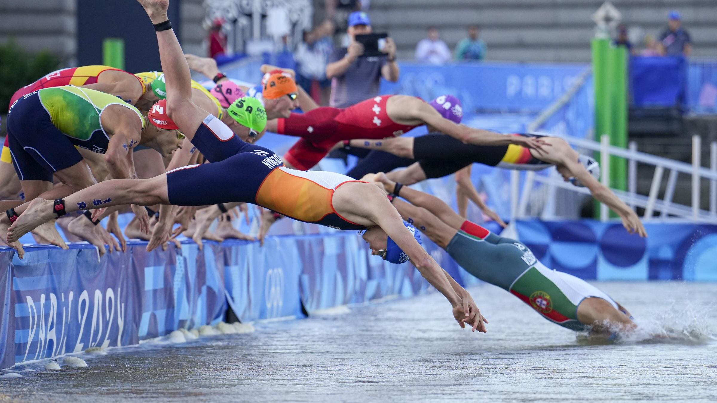 Il Belgio si ritira dal triathlon: ancora bufera sulla Senna. "Che sia di lezione"