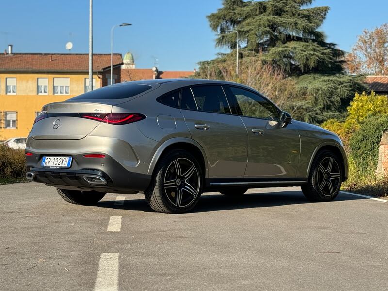 Mercedes GLC Coupé 300de: la galleria dell'ibrido plug-in diesel 16