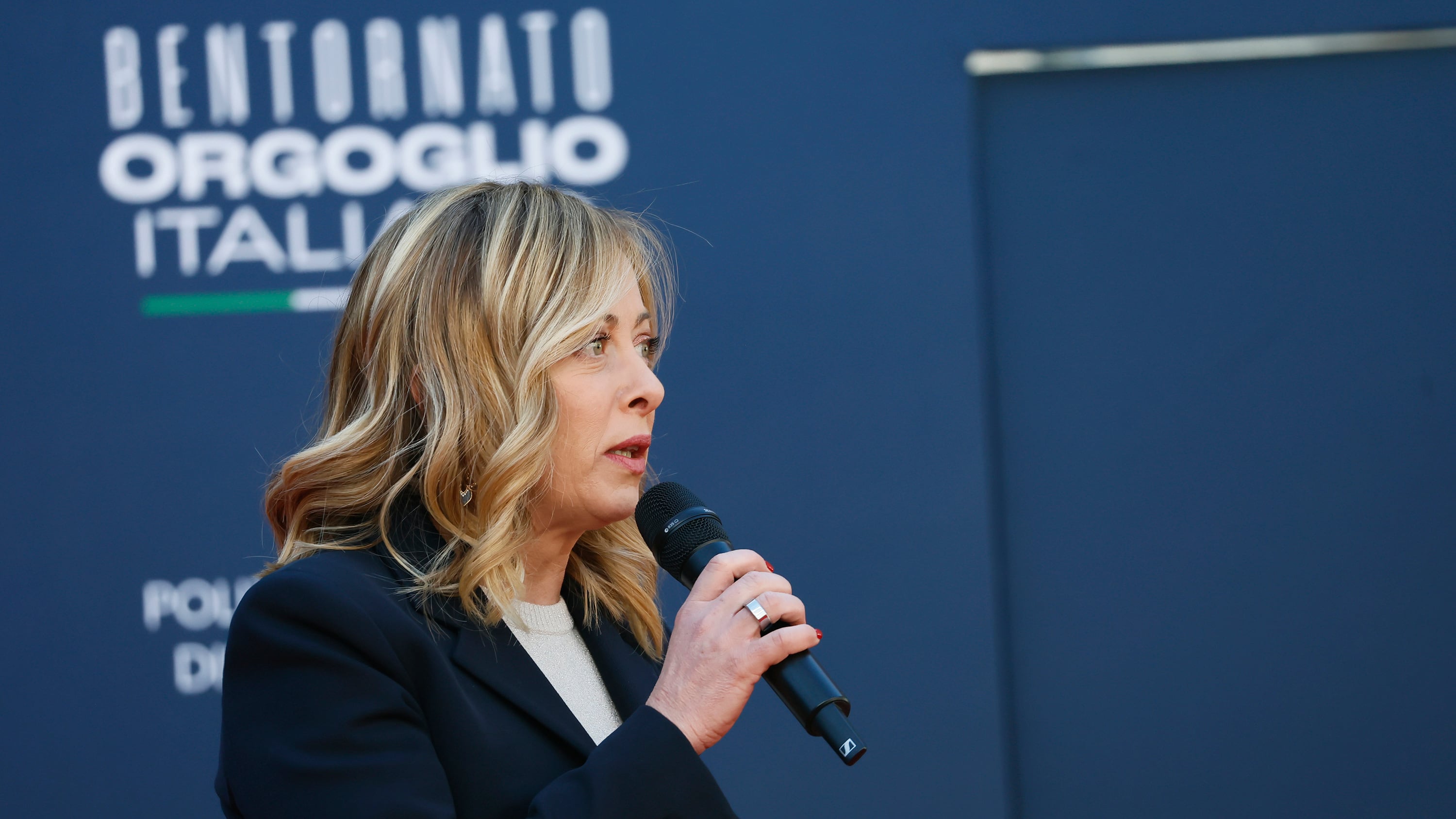 “Quale discorso ha ascoltato?”. Meloni zittisce così Schlein sui migranti