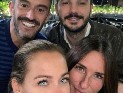 "Nessuna distanza né mascherina". Per la moglie di Bonolis si mette male