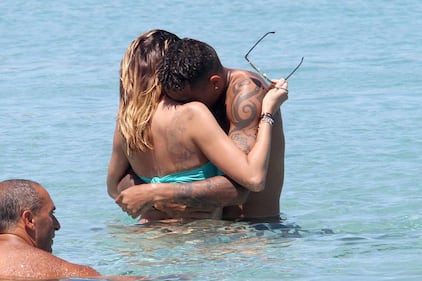 Satta e Boateng: coccole e baci al mare 1