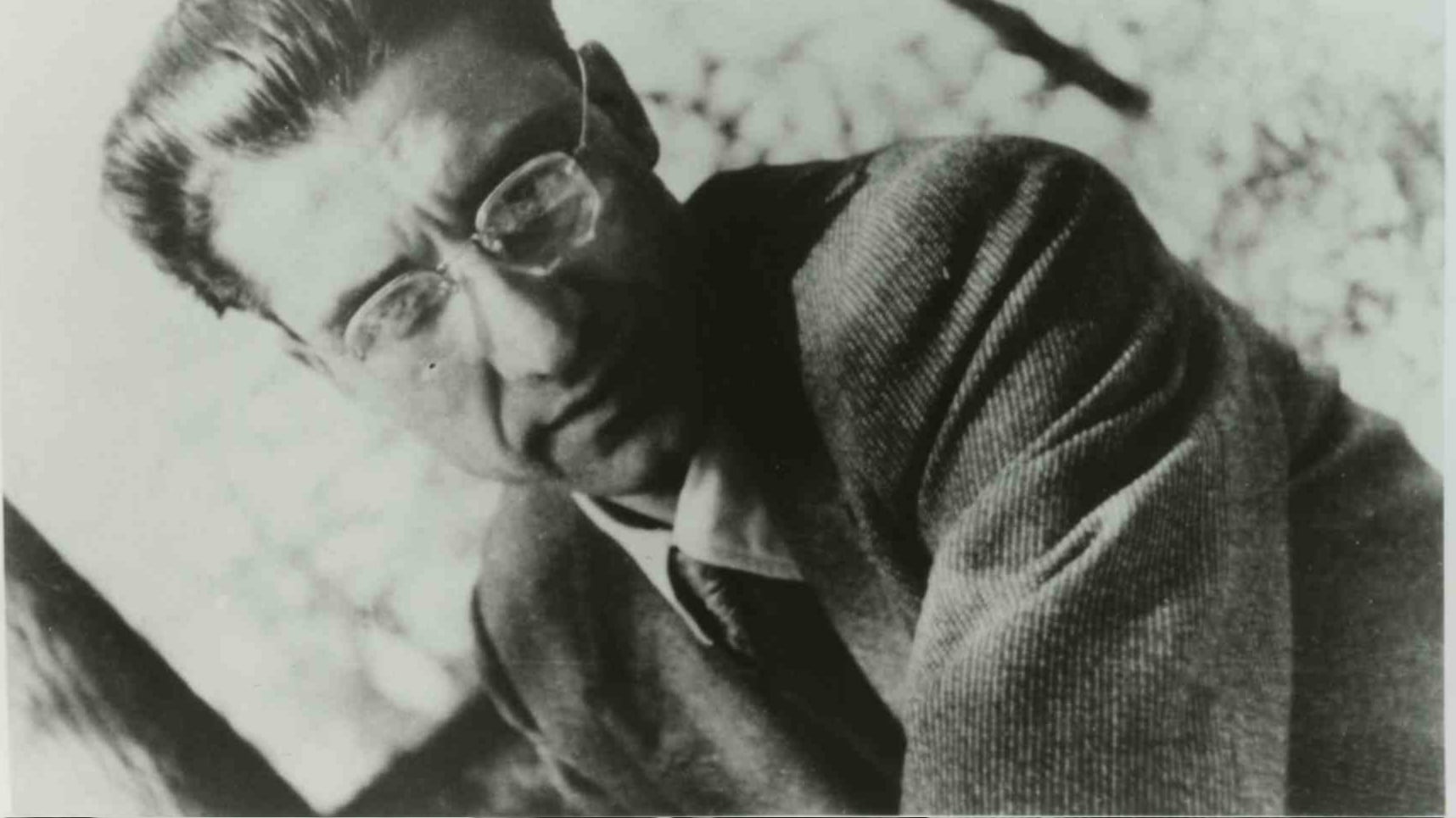 Cesare Pavese cupo e innamorato: "Pierina, ti voglio un falò di bene"