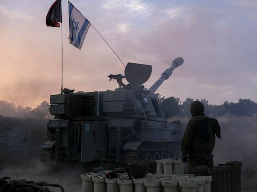 Carri armati e artiglieria. Blitz israeliano in Libano