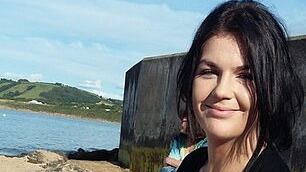 Galles, madre ubriaca si addormenta sul figlio: muore bimbo di 1 mese