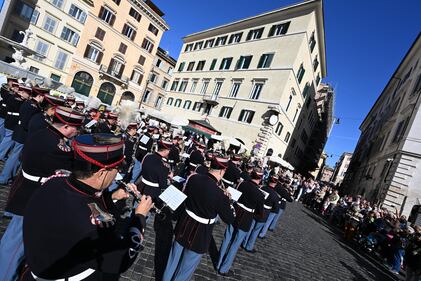 La Banda dell'Esercito a Piazza Farnese per la Festa delle Forze Armate  13