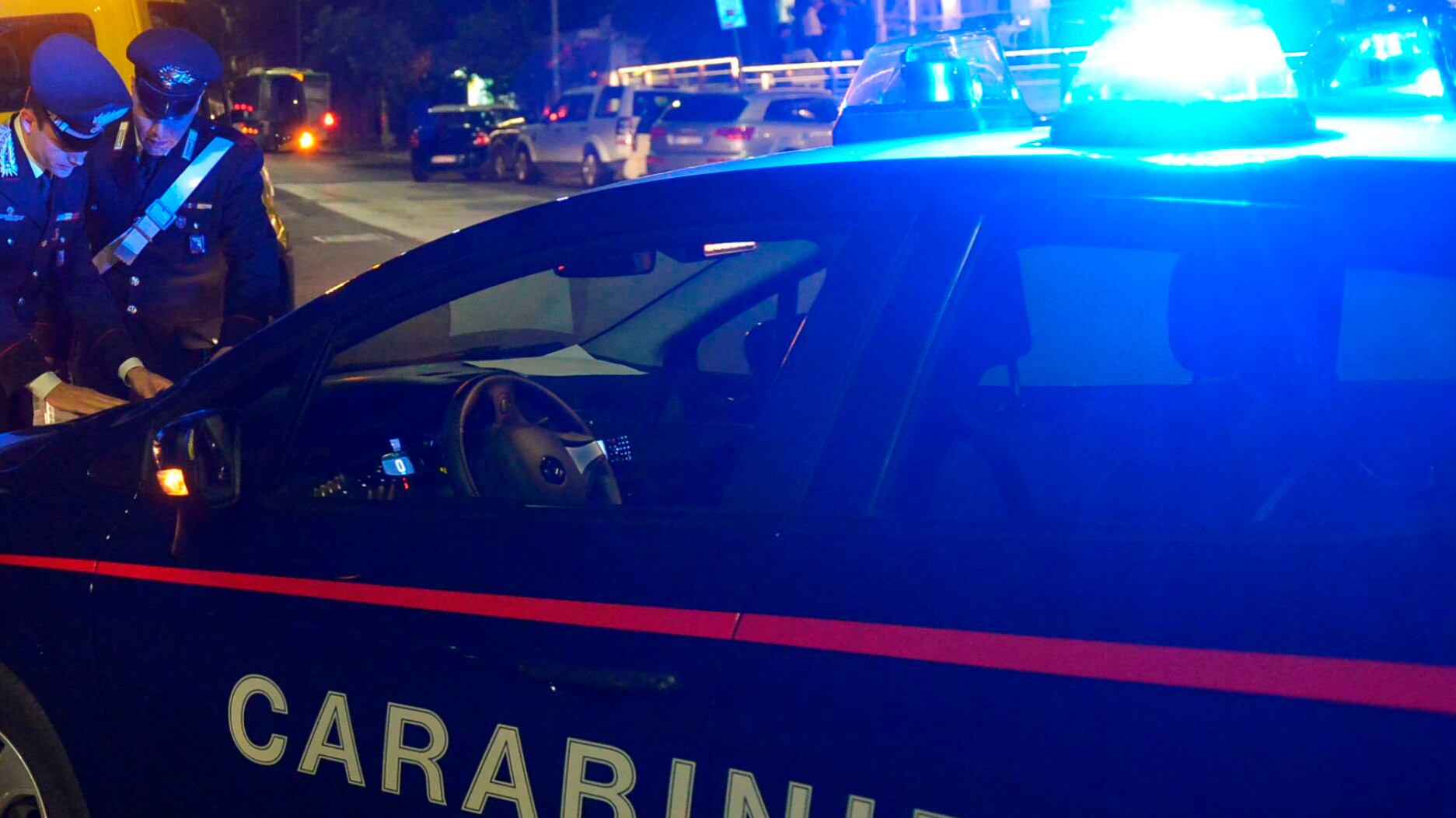 Maxi rissa con bastone e mazza chiodata: arrestati tre romeni