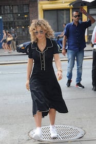 Rita Ora sexy in reggiseno 29