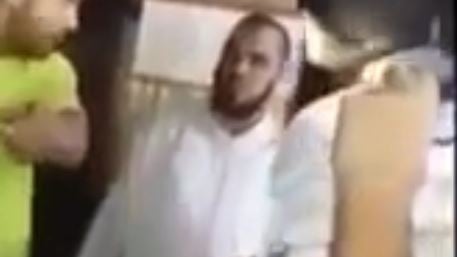 L'imam fa sesso in moschea. Arrestato insieme all'amante