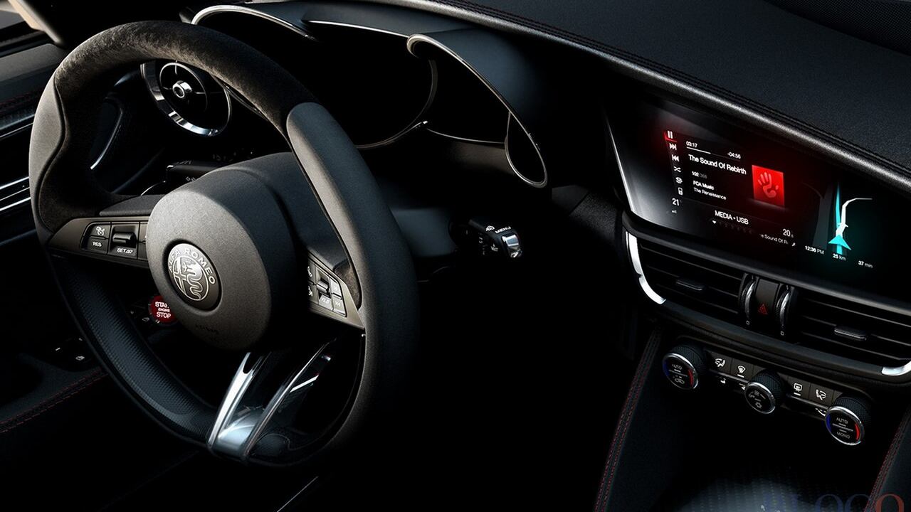 Alfa Romeo, le prime immagini del Suv