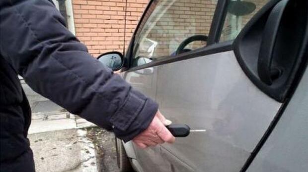 Vandali per vendetta: "Mi hai fatto un torto e ti rigo la macchina"