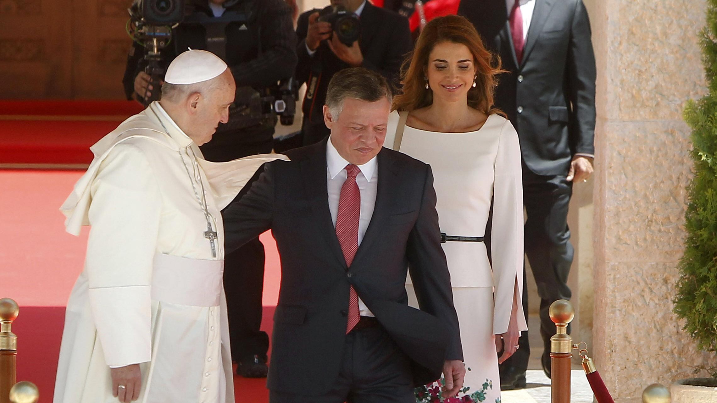 Papa Francesco in Giordania: "Rispetto per l'islam, libertà ai cristiani"