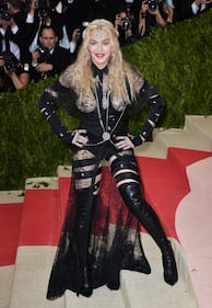 Seno e sedere di fuori: Madonna è sempre hot 16
