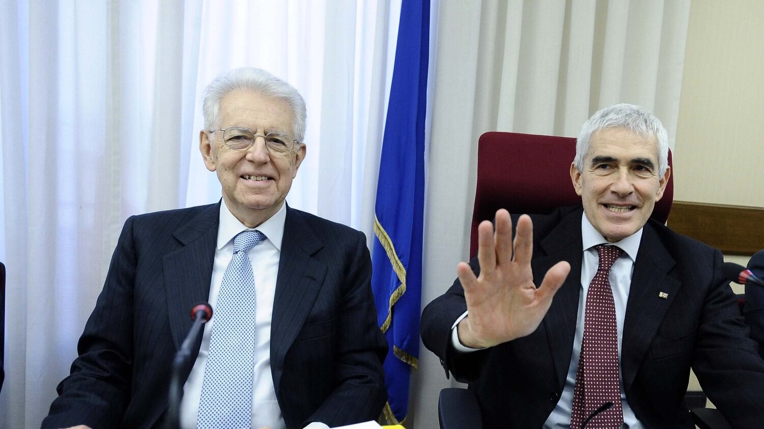 Banche, cala il sipario Monti si autoassolve: "La troika non c'è stata"