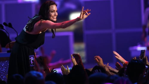 Angelina Jolie troppo magra, Brad Pitt le lancia un ultimatum 9