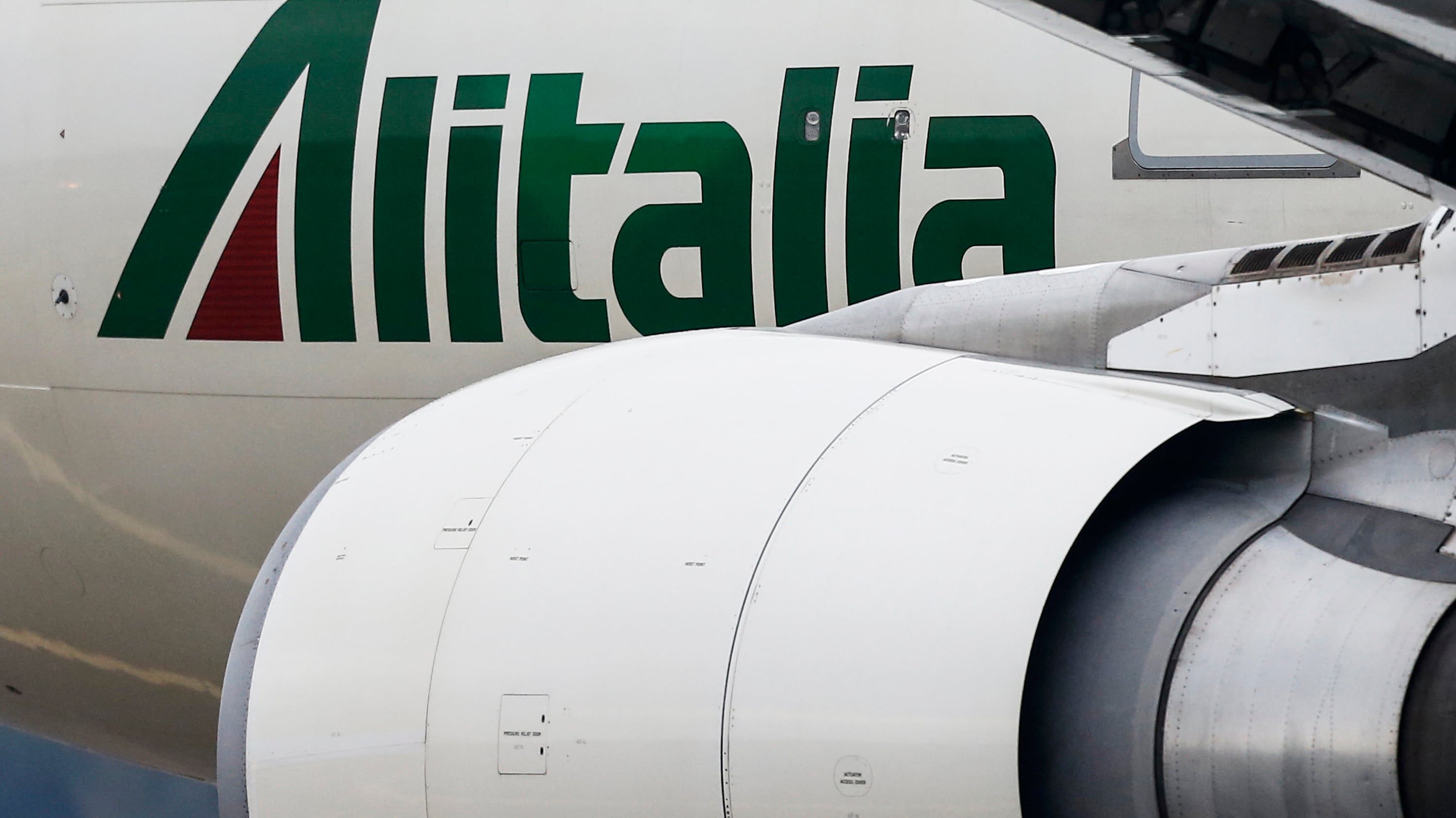Alitalia atterra per l'ultima volta