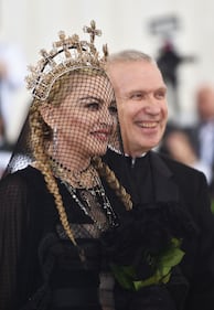 Met Gala 18: Rihanna con la mitra e Madonna con la veletta 3