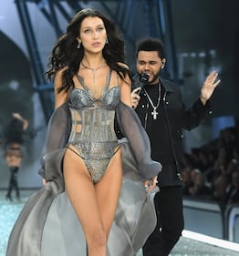 Hailey Baldwin, Bella Hadid e Emili Ratajkowski hot: la foto di gruppo 14