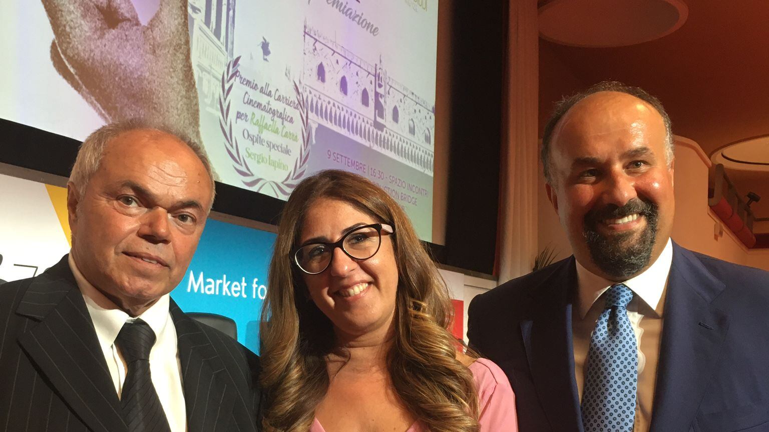 Mostra di Venezia, premio a Raffaella Carrà: "Sapeva parlare al cuore della gente"