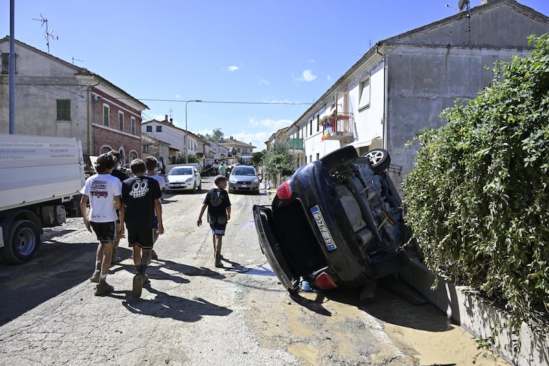Danni e paura nelle Marche: l'alluvione travolge intere città 4