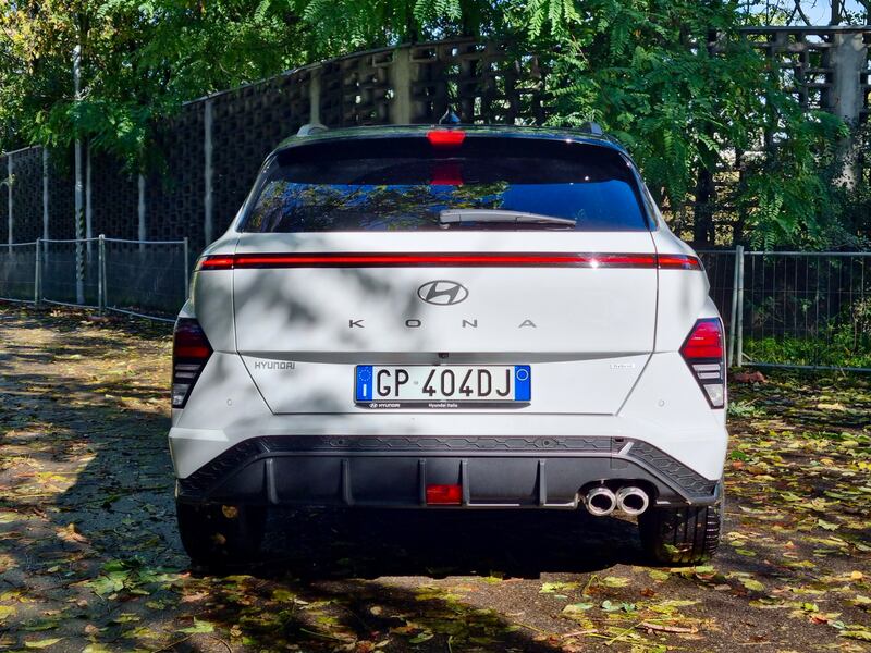Hyundai Kona Hybrid: la gallery del crossover ibrido da 23 km/l 12
