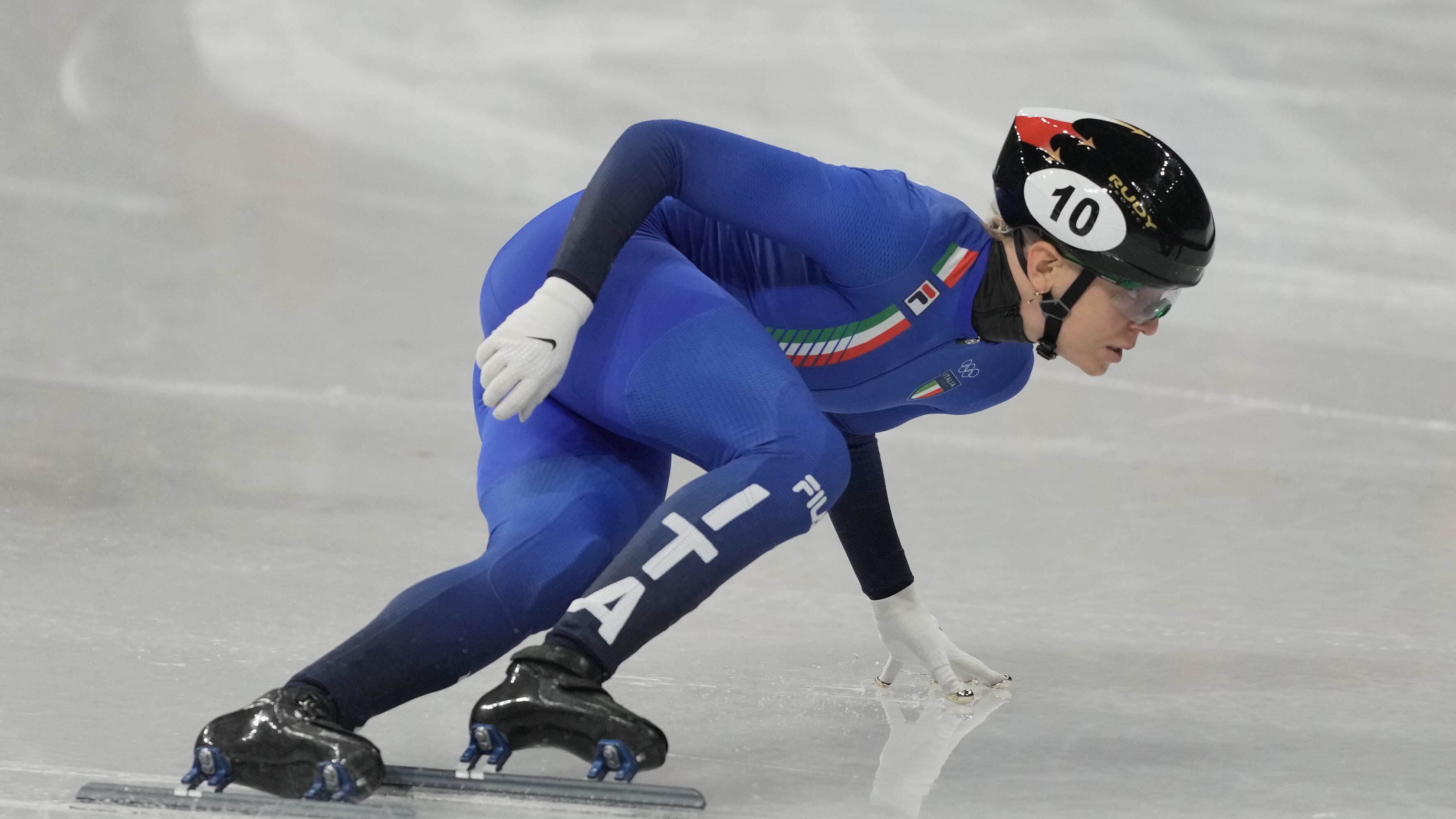 Olimpiadi, Arianna Fontana è argento nei 500 metri: è la 13esima medaglia
