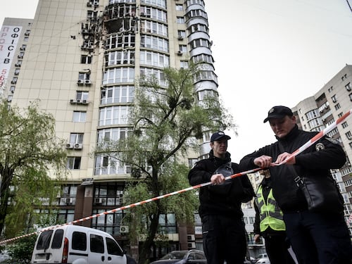 Lo schiaffo di Kiev e la festa Ue. Mosca: "Zelensky come Giuda"