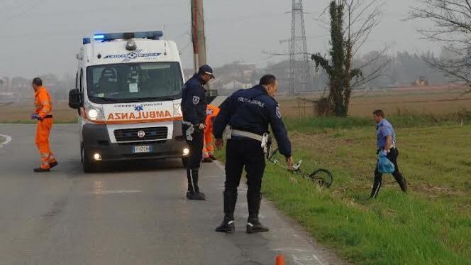 Investe ventenne e fugge «Mi sono sentito male»