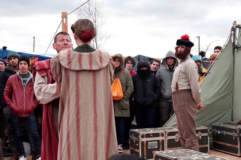 L'Amleto di Shakespeare in scena nella Giungla di Calais 5